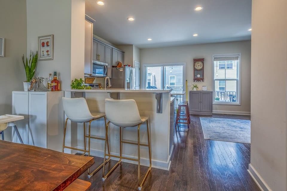 110 Hamilton Ave NW, photo 7 of 24