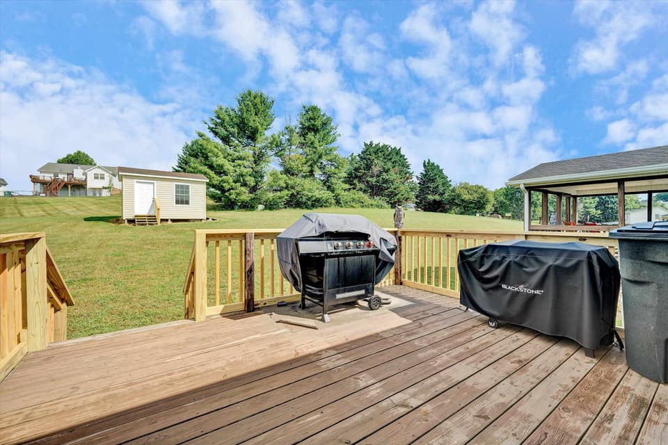 540 Harkrader Street, photo 26 of 35