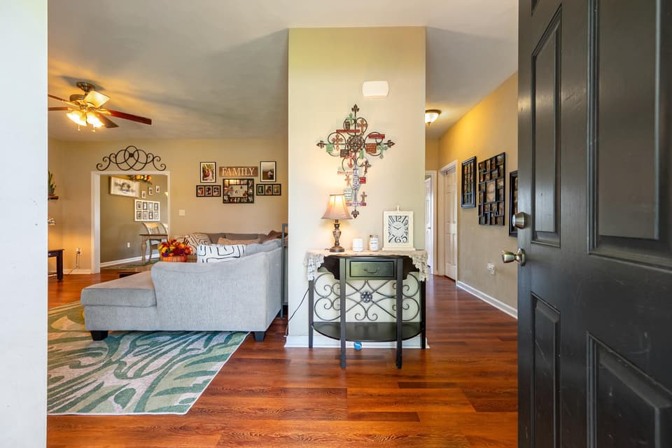 175 Wistaria Drive, photo 3 of 40