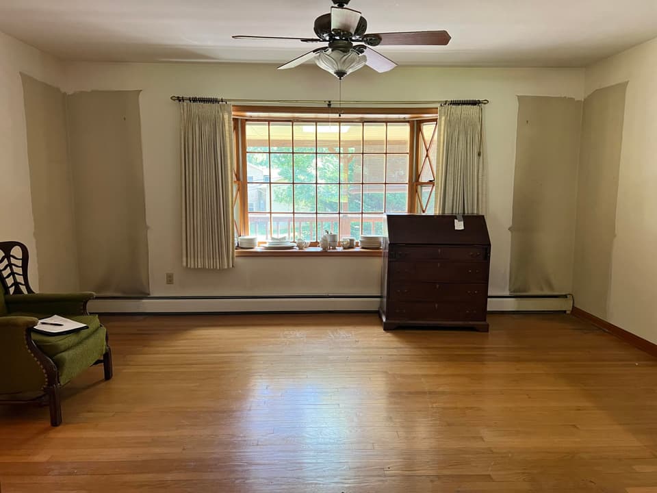 410 Dogwood Ln, photo 5 of 20