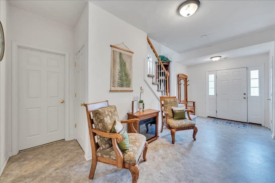 445 Chelsea Loop, photo 7 of 40