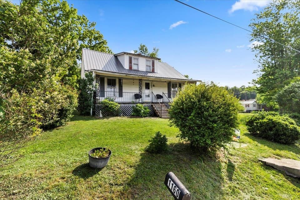 1160 Montgomery Street, photo 5 of 40