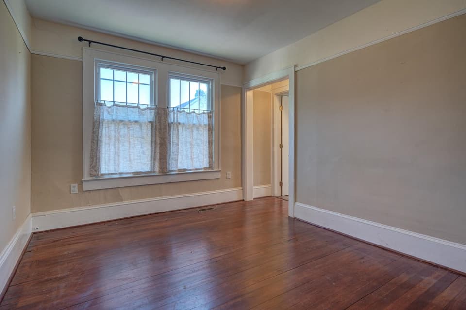 110 Lester Street, photo 24 of 40
