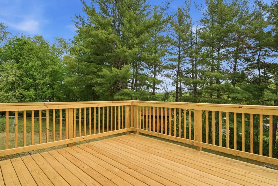 665 Betty Drive, photo 7 of 39
