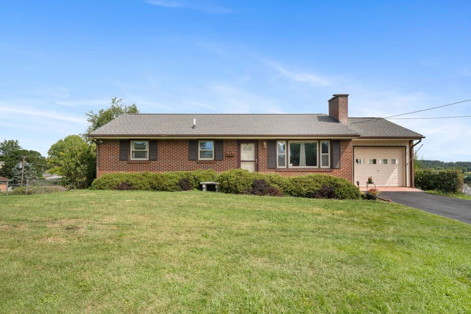 105 Wades Lane, Christiansburg