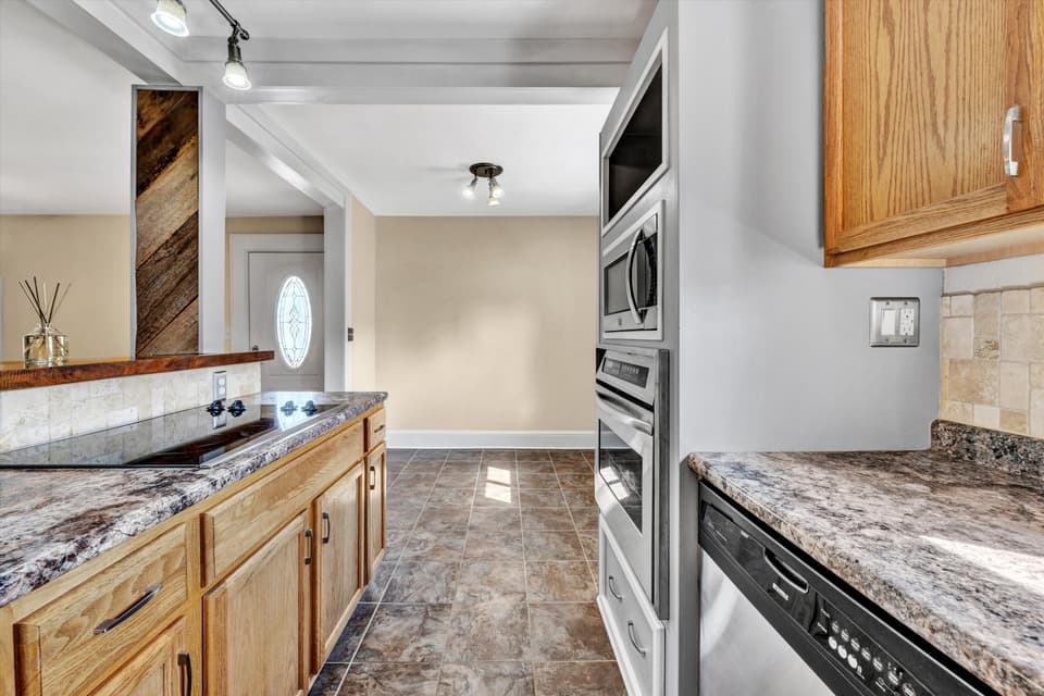 215 S Hill Drive, photo 21 of 37