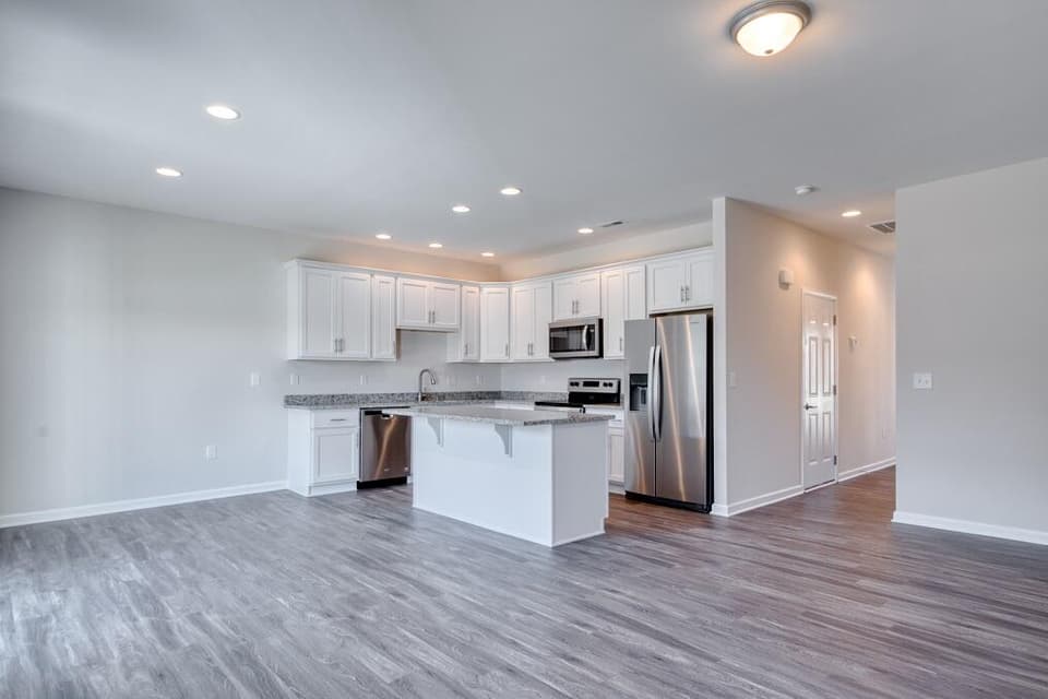223 Louise Ln, photo 9 of 35