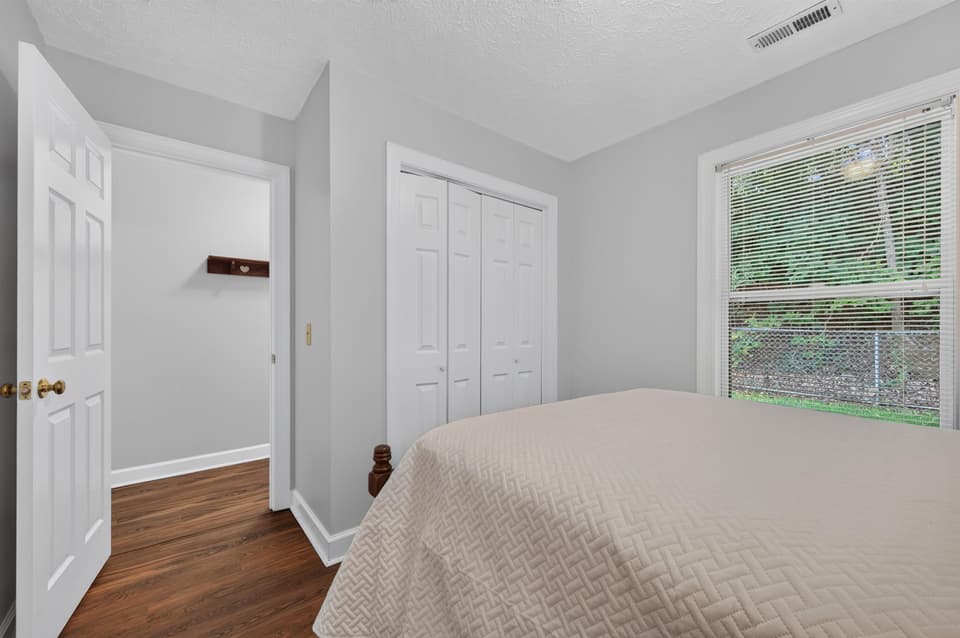 650 Kamran Drive, photo 27 of 40