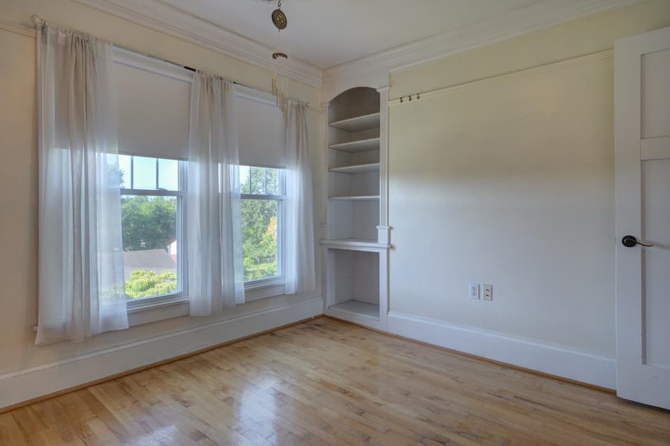 110 Lester Street, photo 36 of 40