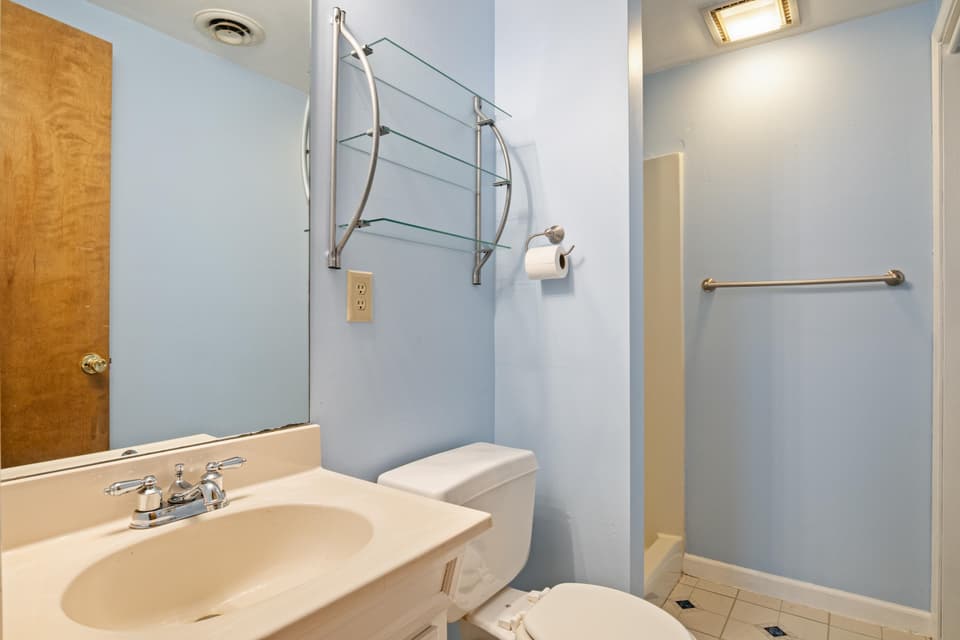 405 Overland Drive, photo 26 of 40