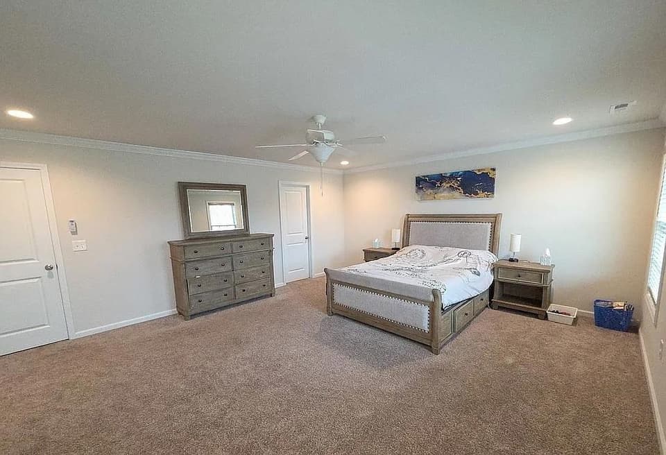 920 Holland Loop NW, photo 17 of 19