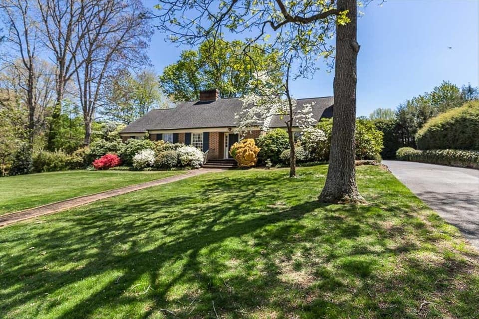 940 Oak Drive, photo 2 of 40