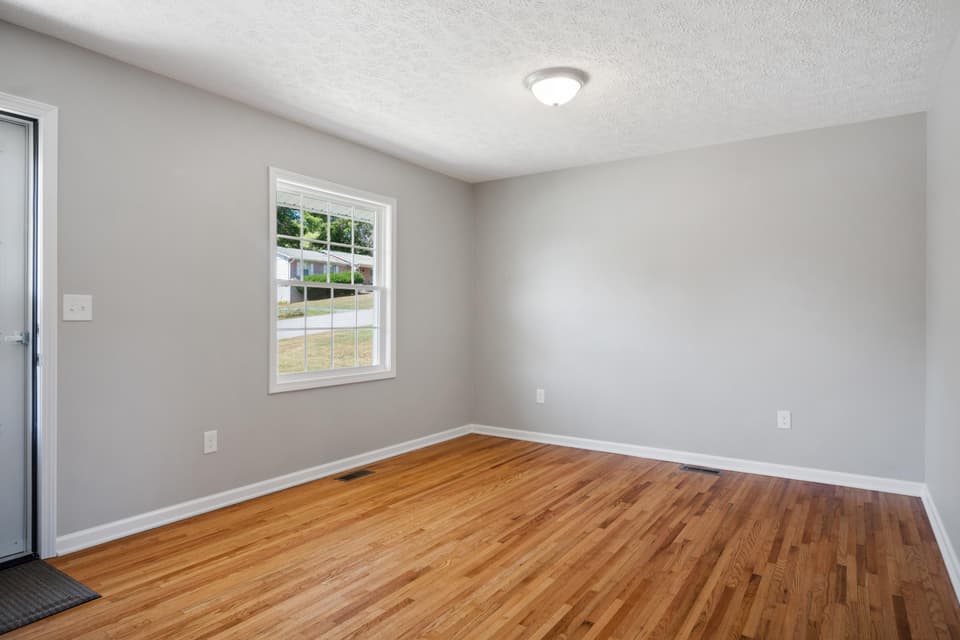 445 Rainbow Street, photo 7 of 31