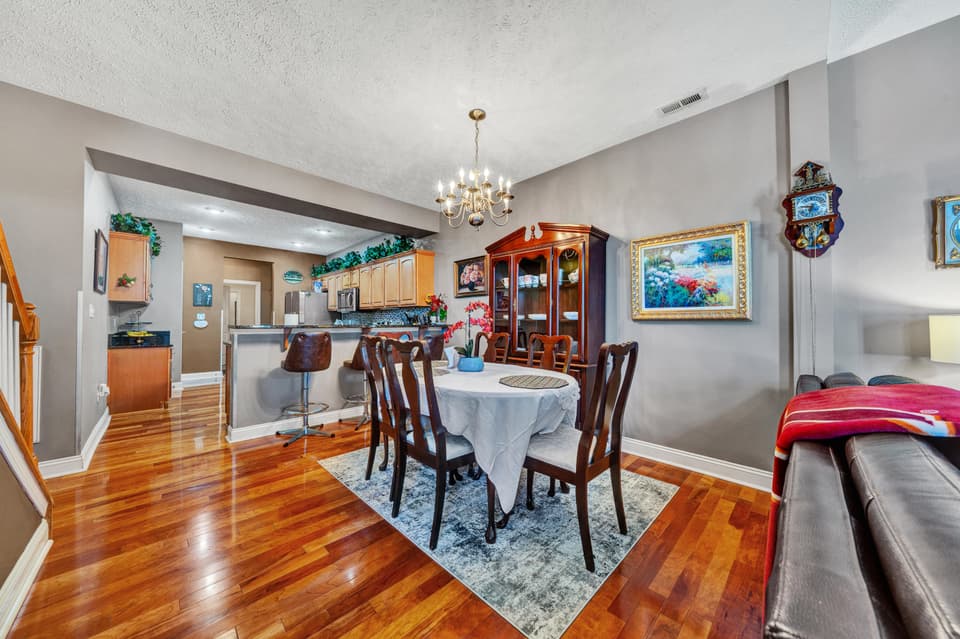 55 Revolution Cir, photo 10 of 35