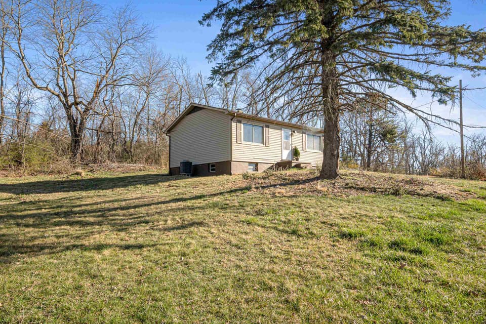 1634 Mud Pike, photo 3 of 34