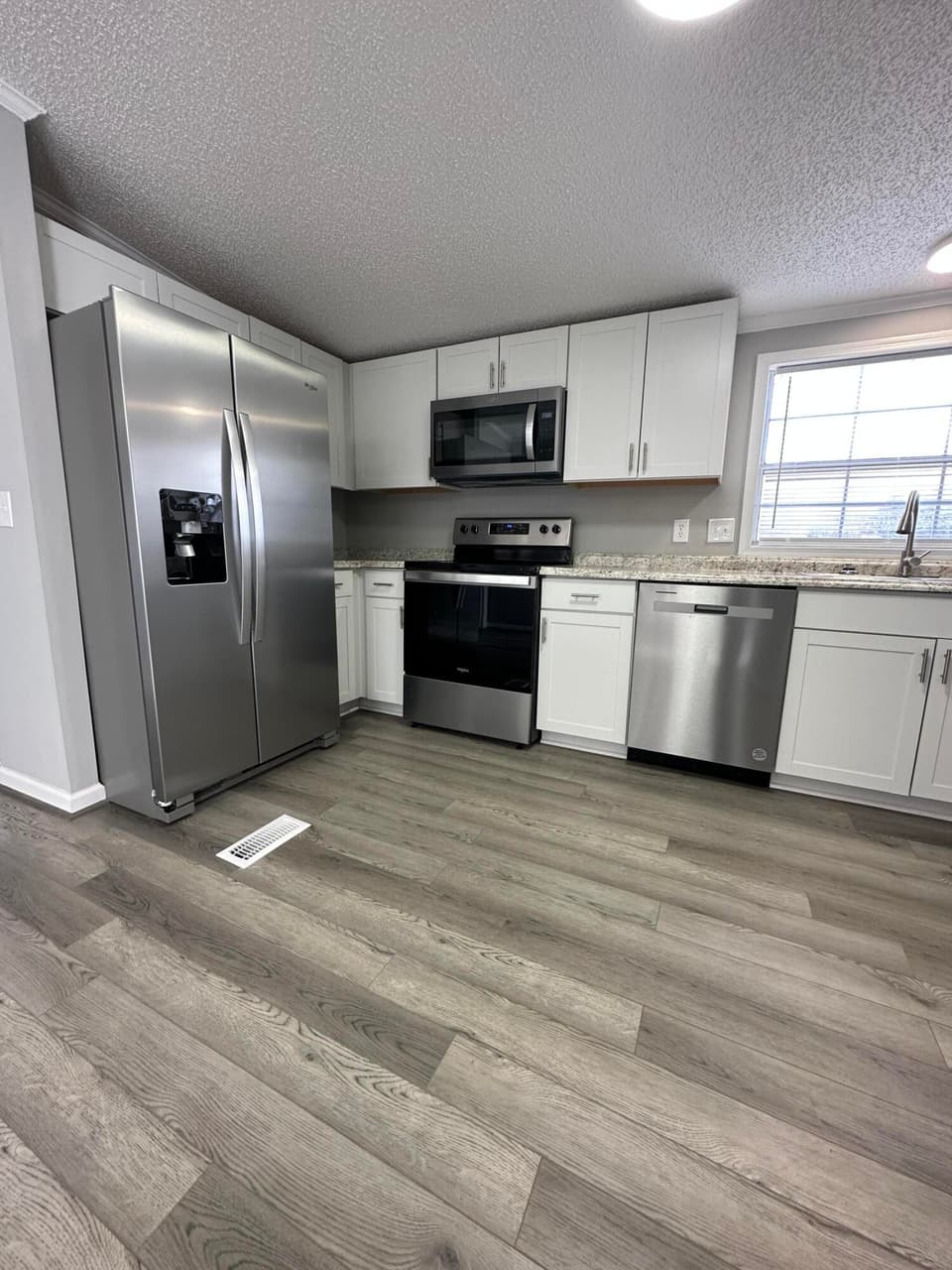 240 Epperly Dr, photo 13 of 29
