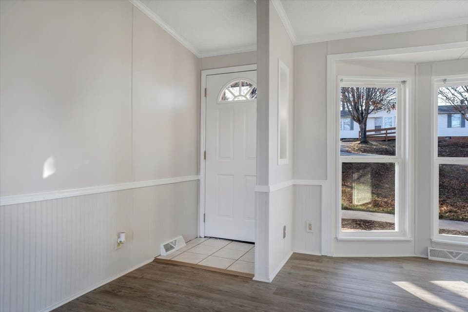 1670 Blair Street, photo 5 of 40