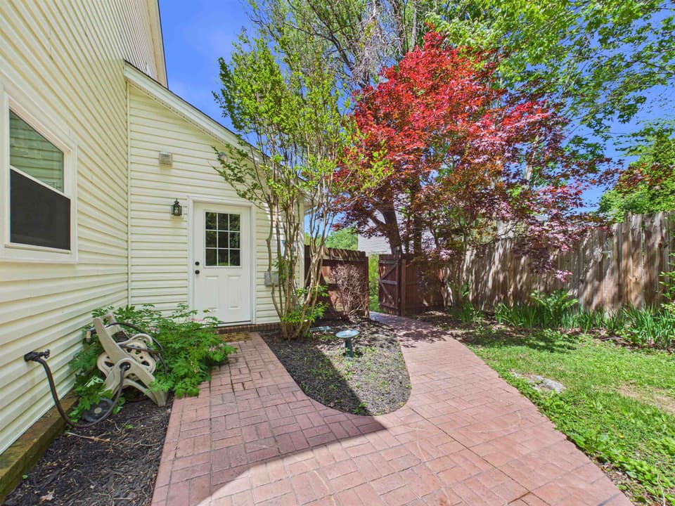 1525 Sleepy Hollow Road, photo 25 of 40