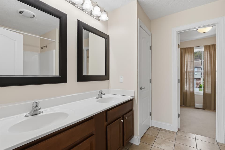 1410 Sherwood Drive, photo 24 of 40