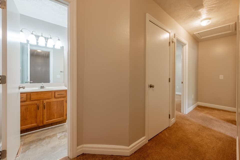 375 Warren Street, photo 21 of 40