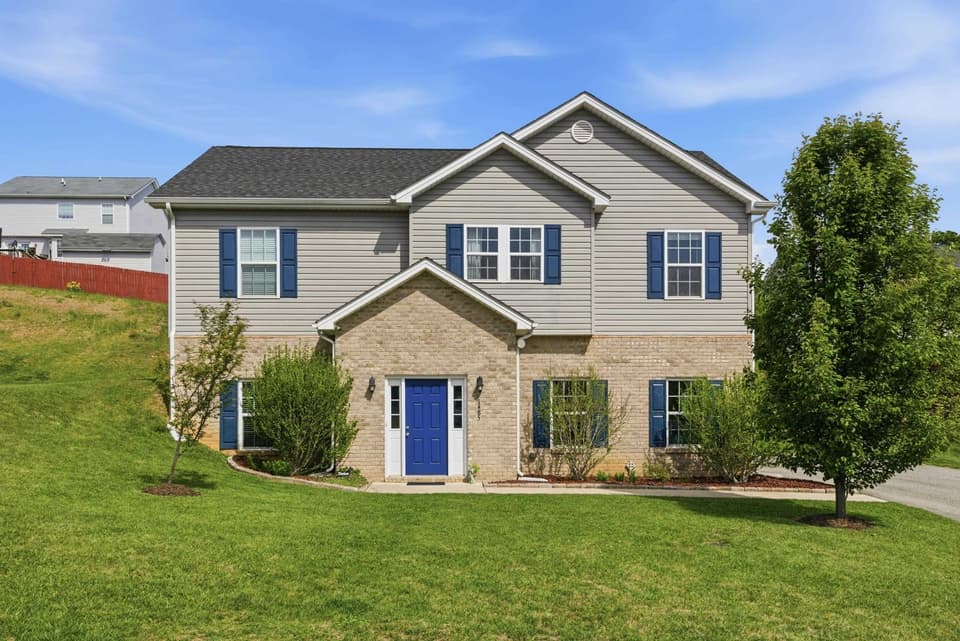 1485 Kensington Way, Christiansburg, VA