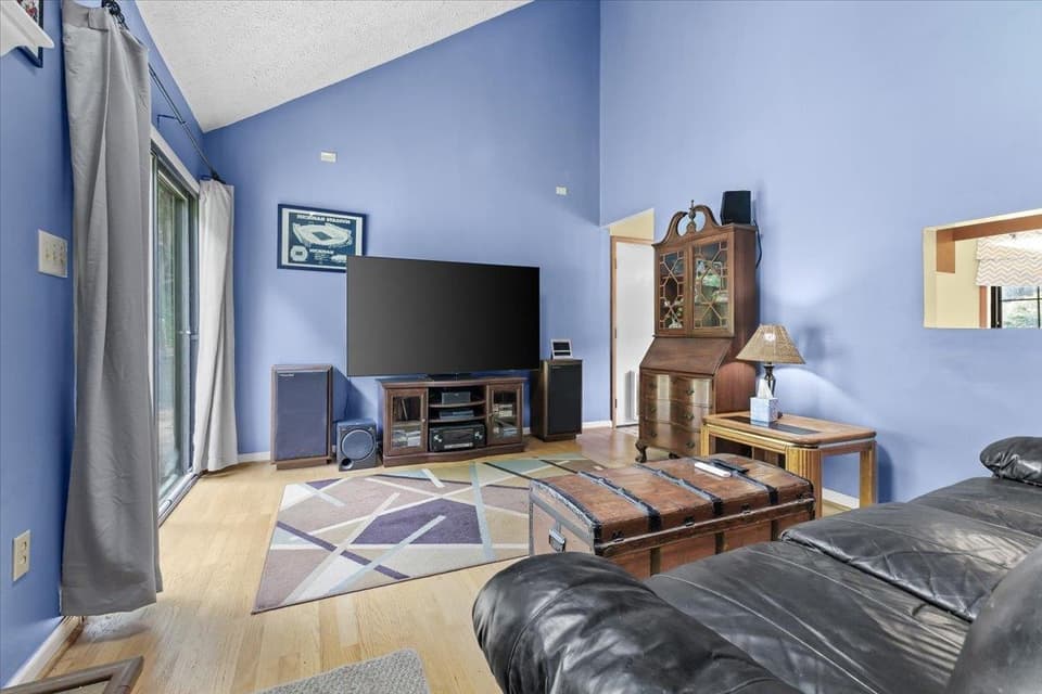 435 Mulberry Drive, photo 12 of 36