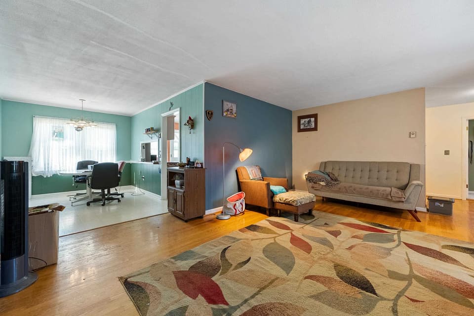 195 Ash Drive, photo 16 of 40
