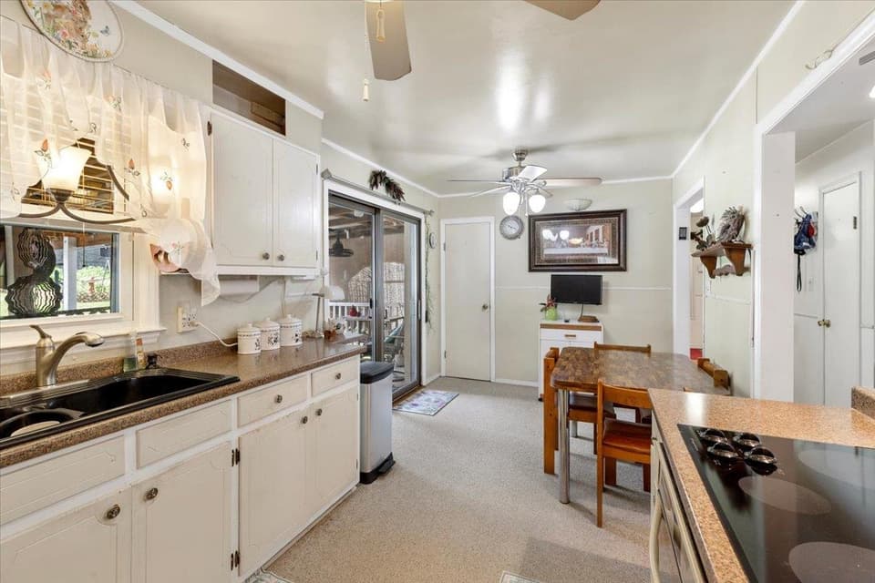 1015 Reading Road, photo 16 of 40