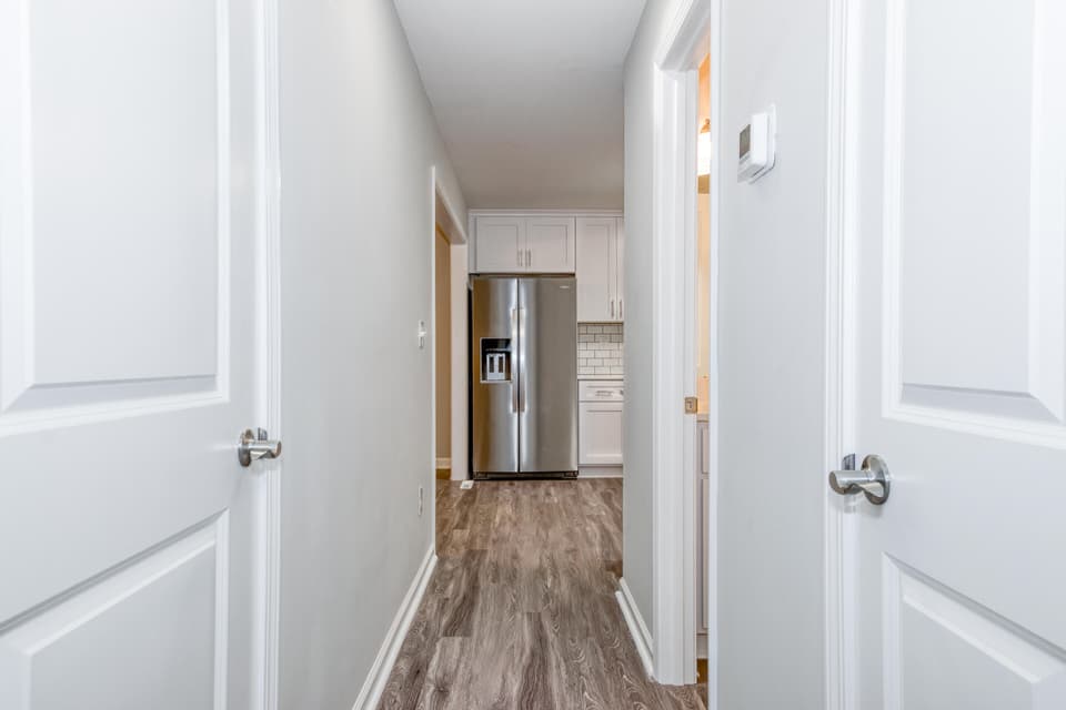 360 Tomahawk Drive, photo 15 of 32