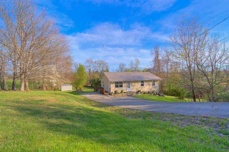 55 Crestview Street, Christiansburg, VA