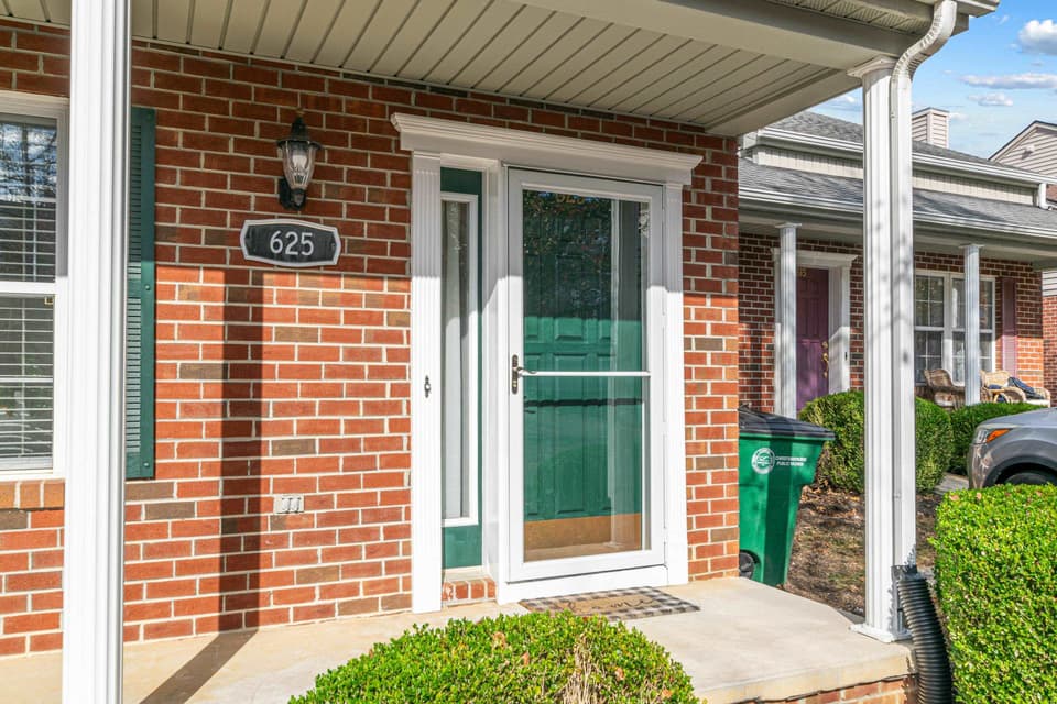 625 Tall Oak Boulevard, photo 4 of 40