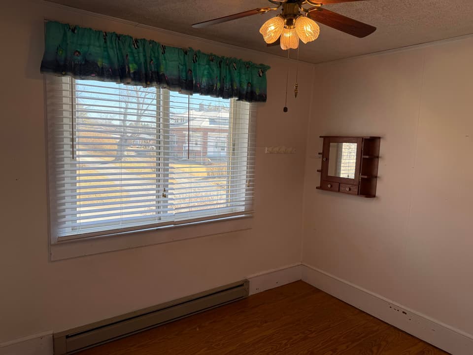 612 E Main St 1, photo 21 of 37
