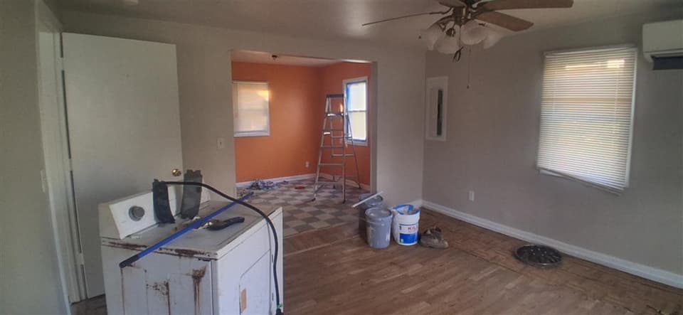950 Clark Street, photo 4 of 20