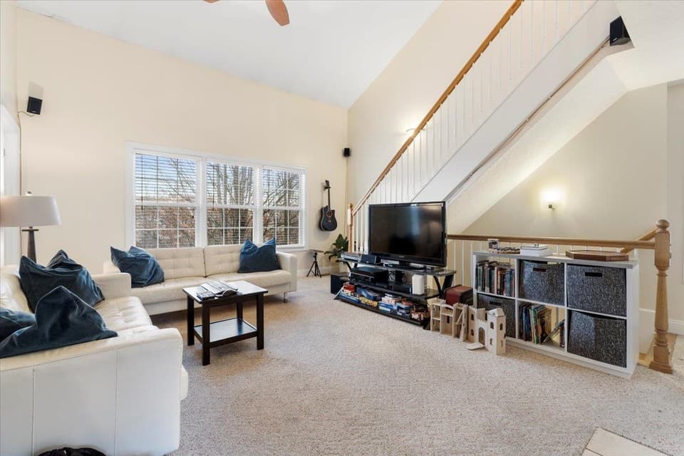 450 Tall Oak Boulevard, photo 9 of 40