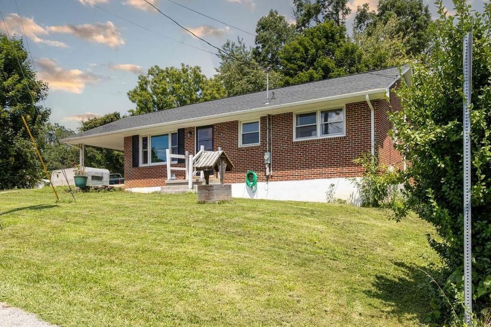 1380 Rigby Street, Christiansburg, VA