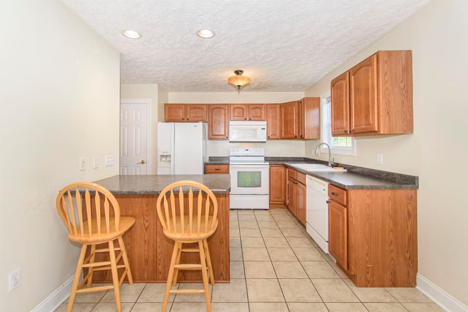 855 Oak Tree Boulevard, photo 10 of 31