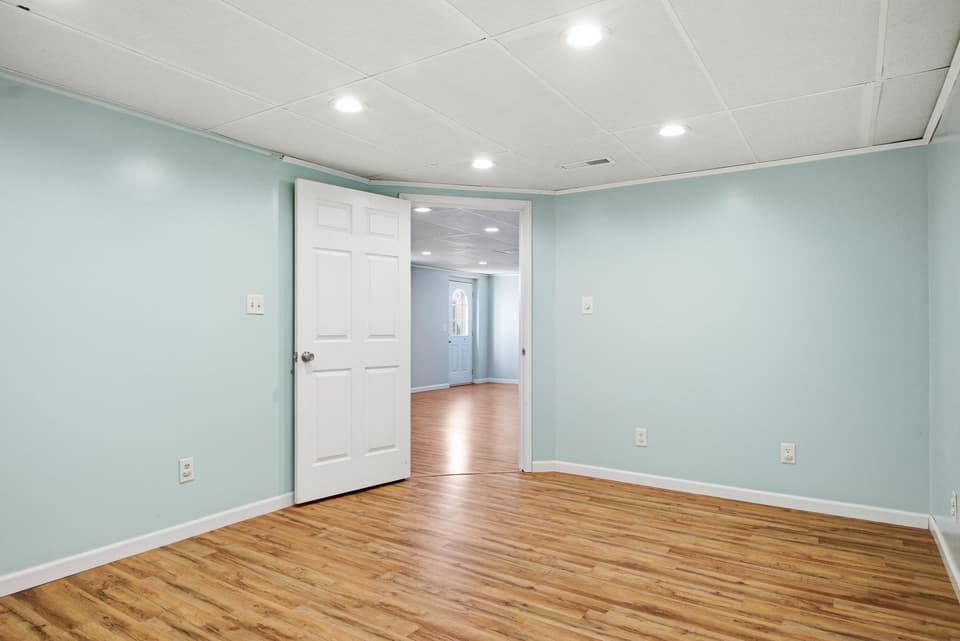1381 Dow Street, photo 30 of 40