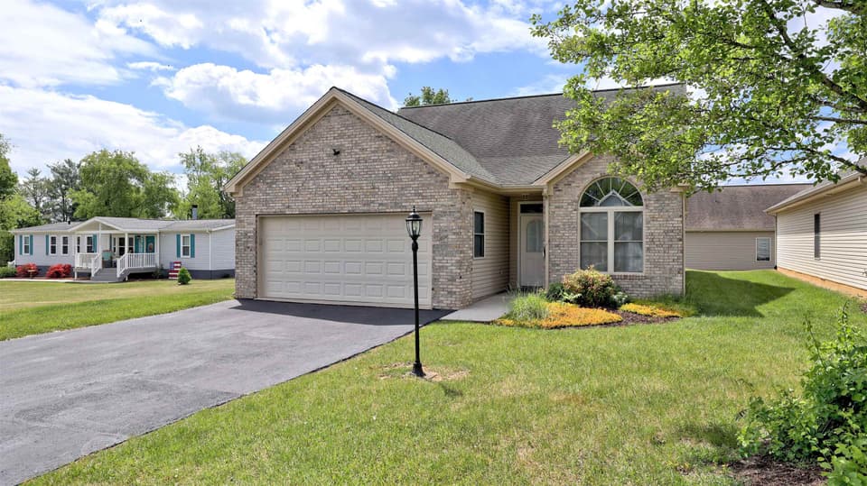 225 Windsong Lane, photo 2 of 40