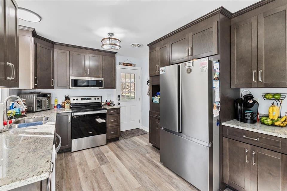 60 Overland Drive, photo 9 of 38