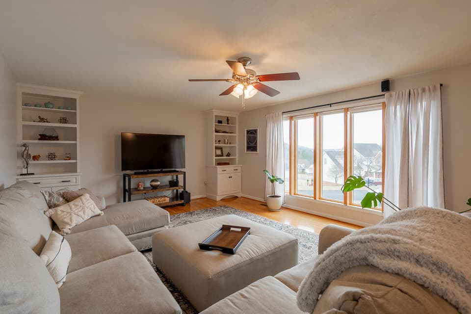 160 Spring Buck Lane, photo 35 of 40