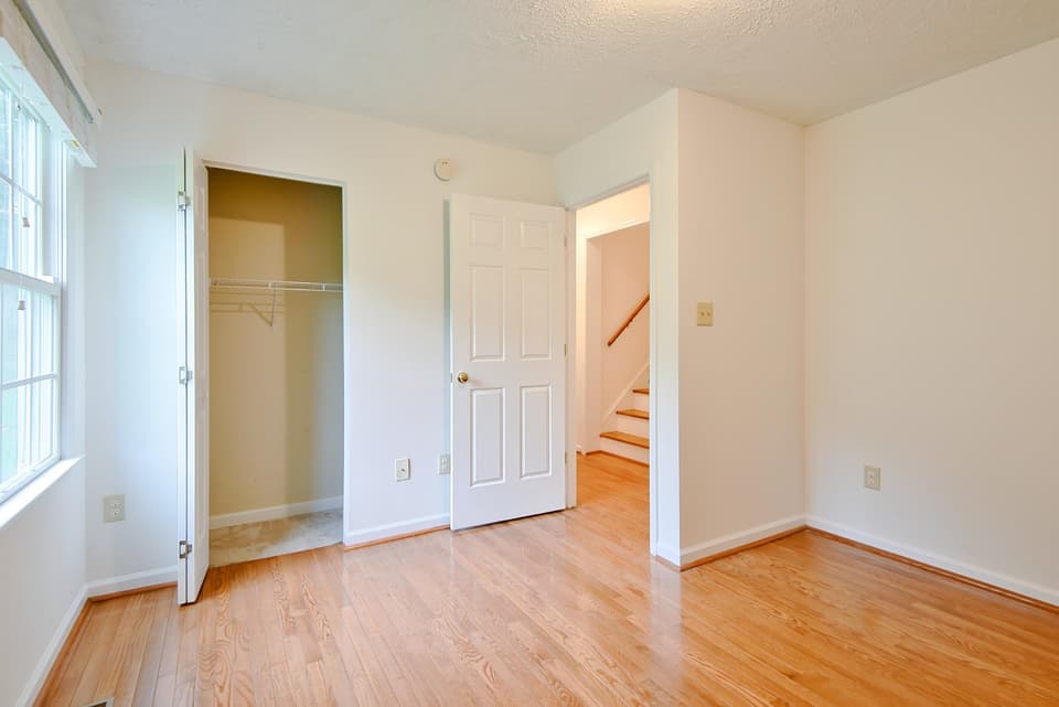 355 Overland Drive, photo 13 of 29