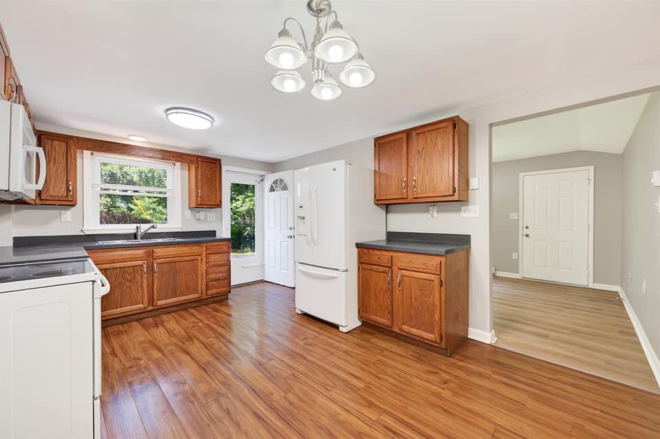 1548 Gallimore Street, photo 13 of 40
