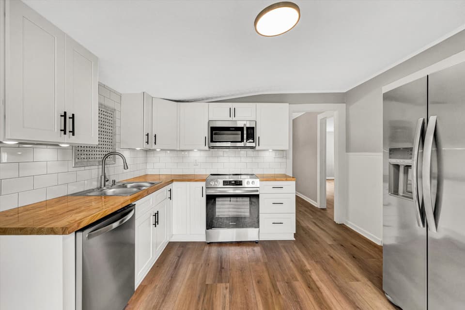 955 Church St NE, photo 15 of 33