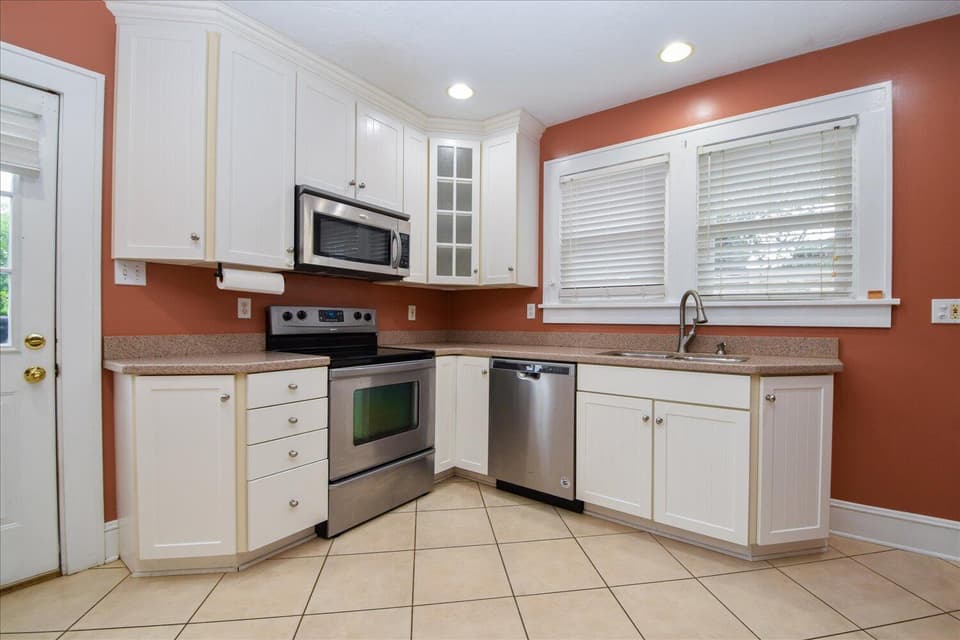 306 S Franklin St, photo 8 of 40