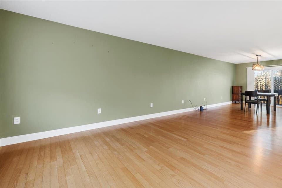 250 Barkwood Street, photo 17 of 40