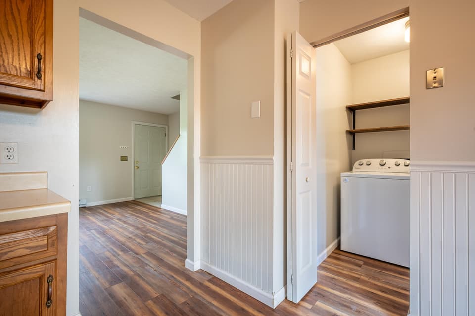 1115 Glen Court Unit B, photo 13 of 40