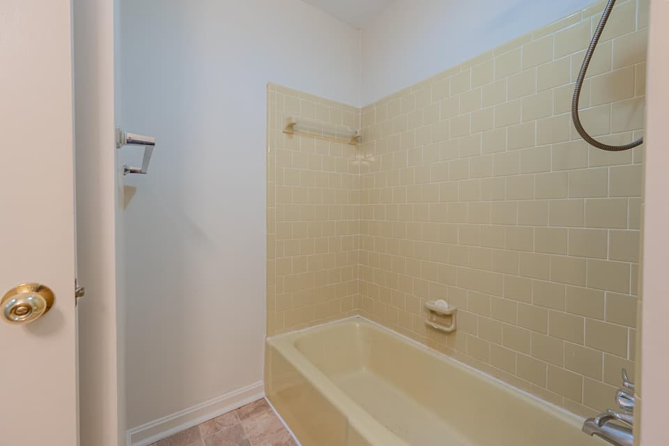 1245 Chestnut Drive, photo 19 of 40