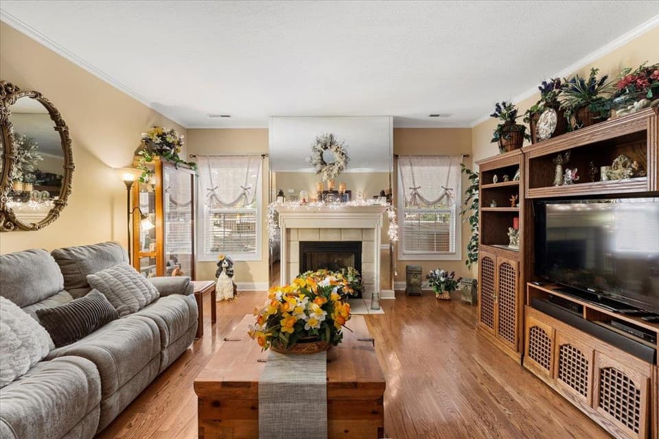 200 Robert Street, photo 27 of 40