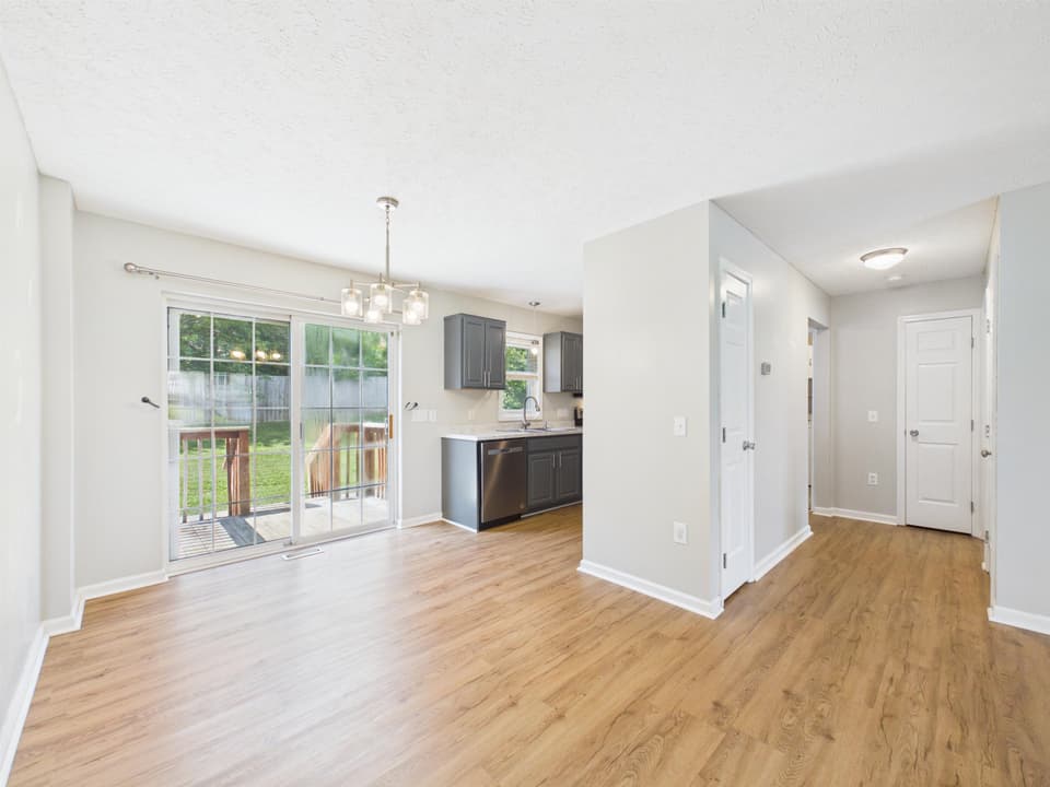 100 Cullen Court, photo 12 of 40
