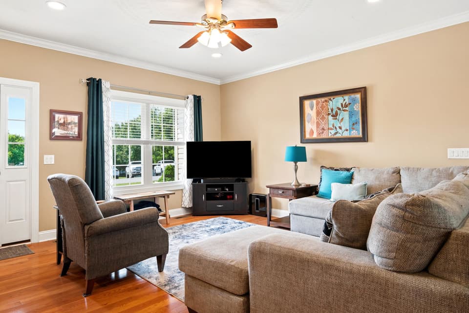 925 Brooklyn Avenue, photo 3 of 40
